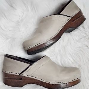 Dansko size 39